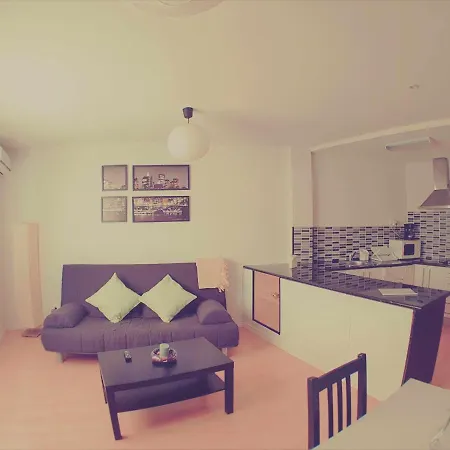 Apartamento Turísticos La Golondrina