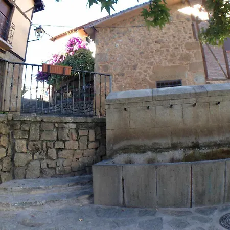 Apartamento Turísticos La Golondrina